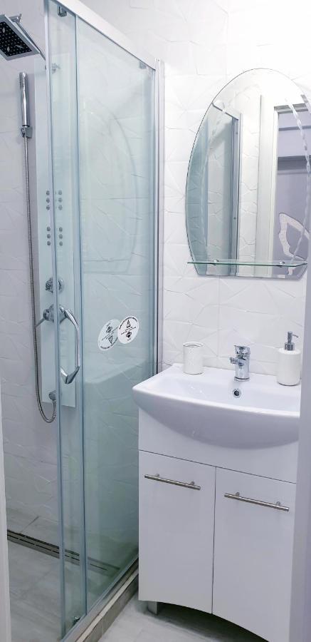 White Apartament, Brăila Eksteriør billede