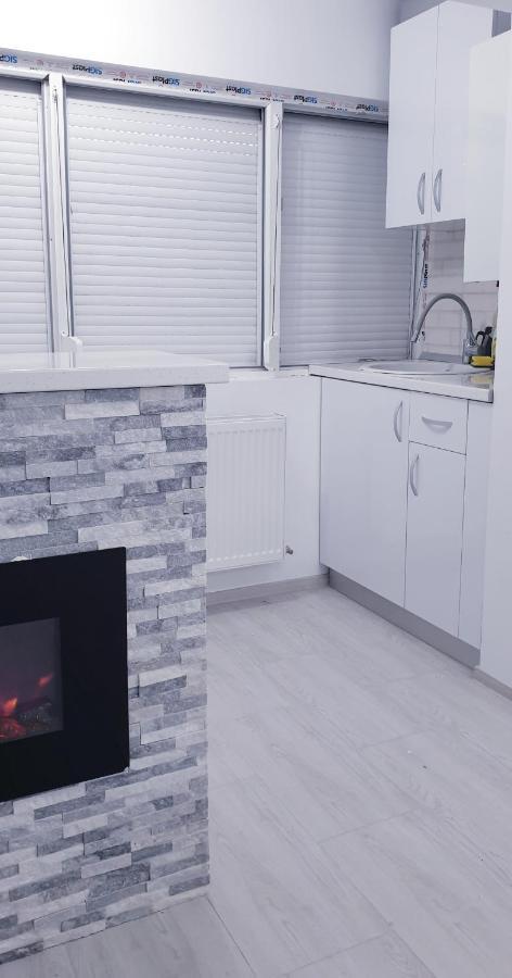 White Apartament, Brăila Eksteriør billede
