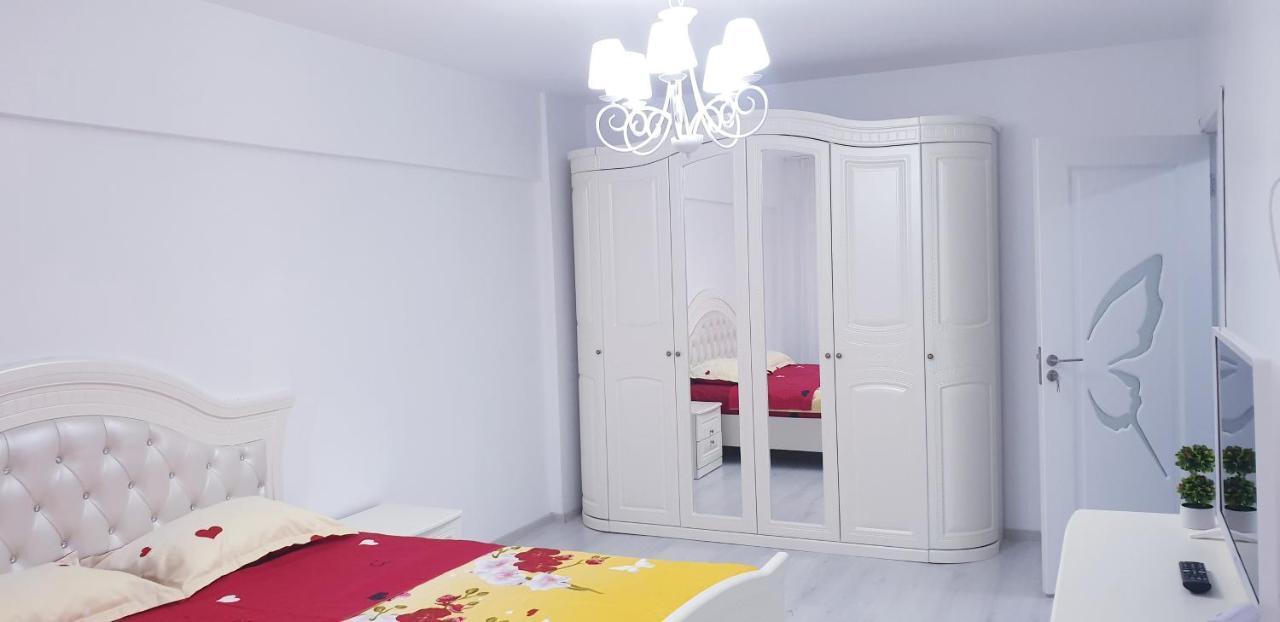 White Apartament, Brăila Eksteriør billede