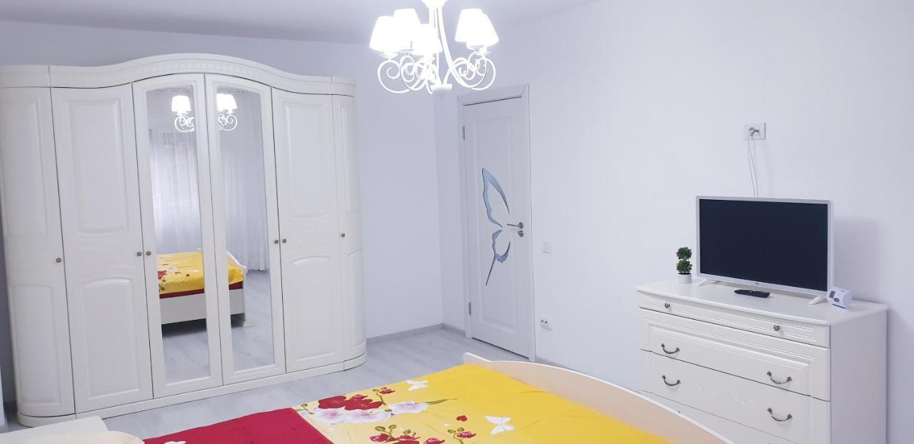 White Apartament, Brăila Eksteriør billede