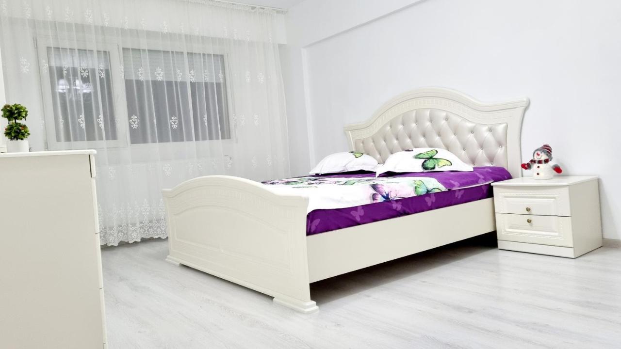 White Apartament, Brăila Eksteriør billede