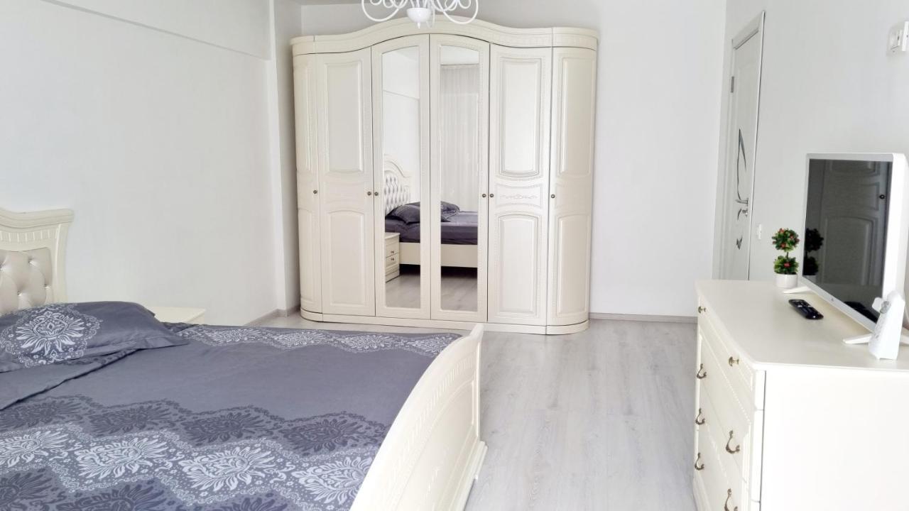 White Apartament, Brăila Eksteriør billede