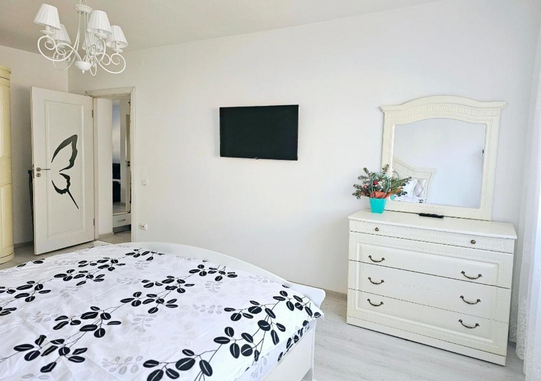White Apartament, Brăila Eksteriør billede